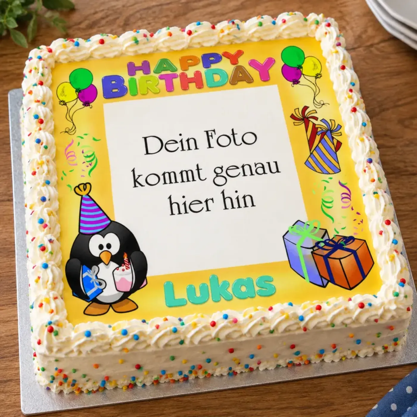 Kinder-Tortenaufleger Rahmen mit süßem Pinguin, Geschenken & Luftballons