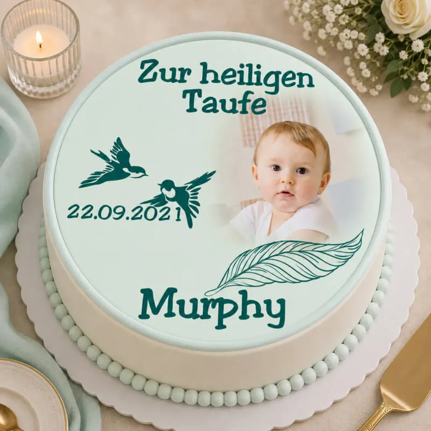 Personalisierter Foto-Tortenaufleger zur Taufe mit Vögeln & eleganter Feder (Mintgrün)