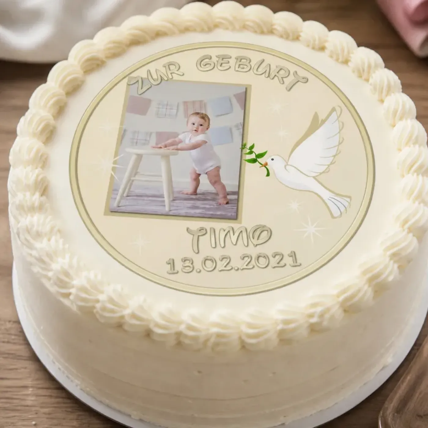 Personalisierter Foto-Tortenaufleger zur Geburt oder Taufe mit Friedenstaube & funkelnden Sternen (Beige)